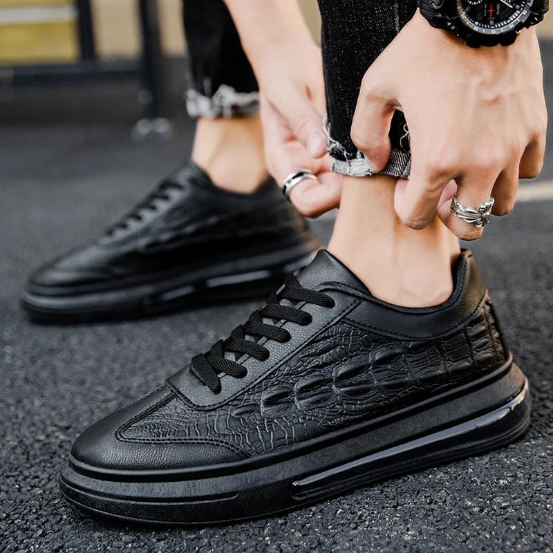 2023 New Shoes for Men Casual Korean Men\'s Fashion Flat Lace Up Sneakers Male Comfortable Sport Vulcanized Shoes