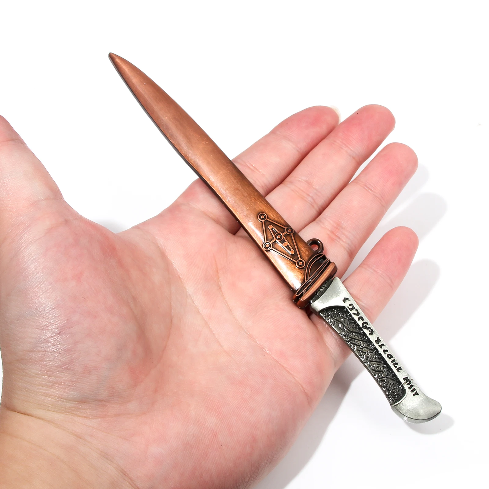 DUNE Arma 17 cm Pugnale Portachiavi Periferiche di film Verme di sabbia Paul Atreides Fremen Arma Pugnale con fodero Modello Regalo Giocattoli