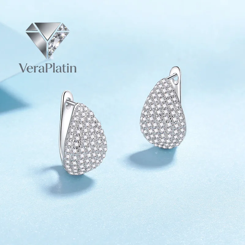 

ВераПлатин Классическое ювелирное украшение из белого золота 18 карат в форме капли, свадебное, с грушевидным муассанитом 1.31 карата VVS1 D цвета