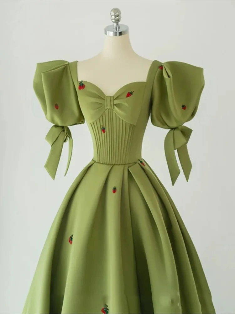 

Green Puff Sleeve Evening Dress Adult Light Luxury Minority French Style Host Female Temperament