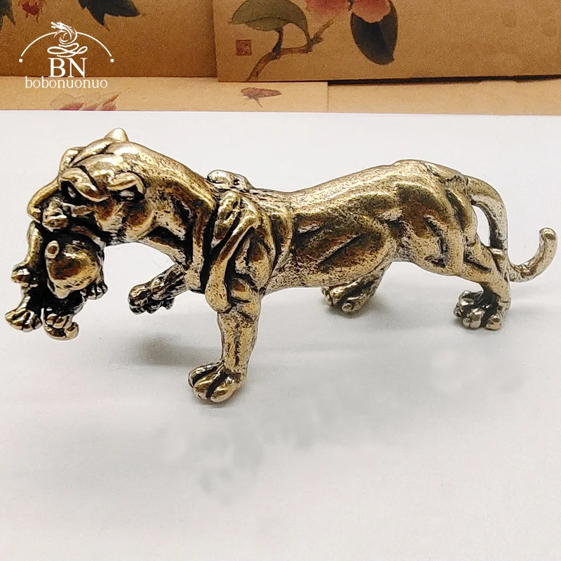 Винтажная статуя мамы тигра, украшение для рабочего стола, скульптура, латунная модель животного, миниатюрные фигурки, украшения, аксессуары, домашний декор