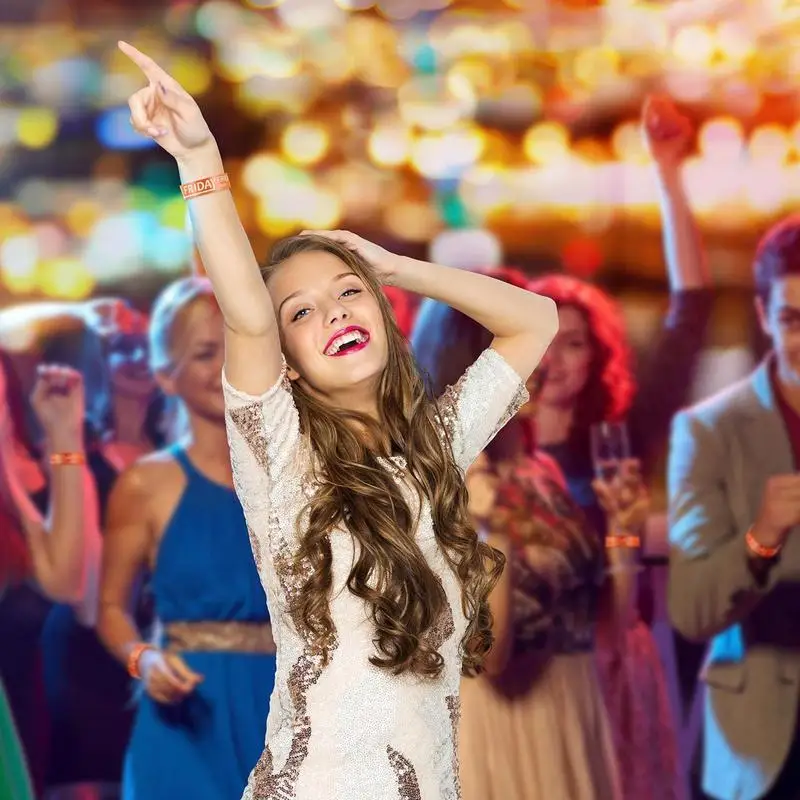 Braccialetti per feste 100X Braccialetti riciclabili a tema venerdì Braccialetti per identificazione fascia da braccio Fasce colorate impermeabili per adulti