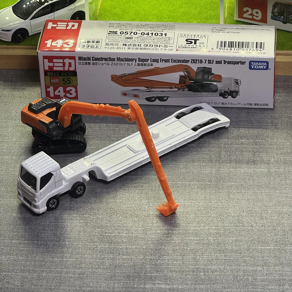 

Tomy Tomica Long Type No.143 Hitachi Construction Machinery ZX2107 SLF Transport Vehicle Die Casting Alloy Car Mode Collection