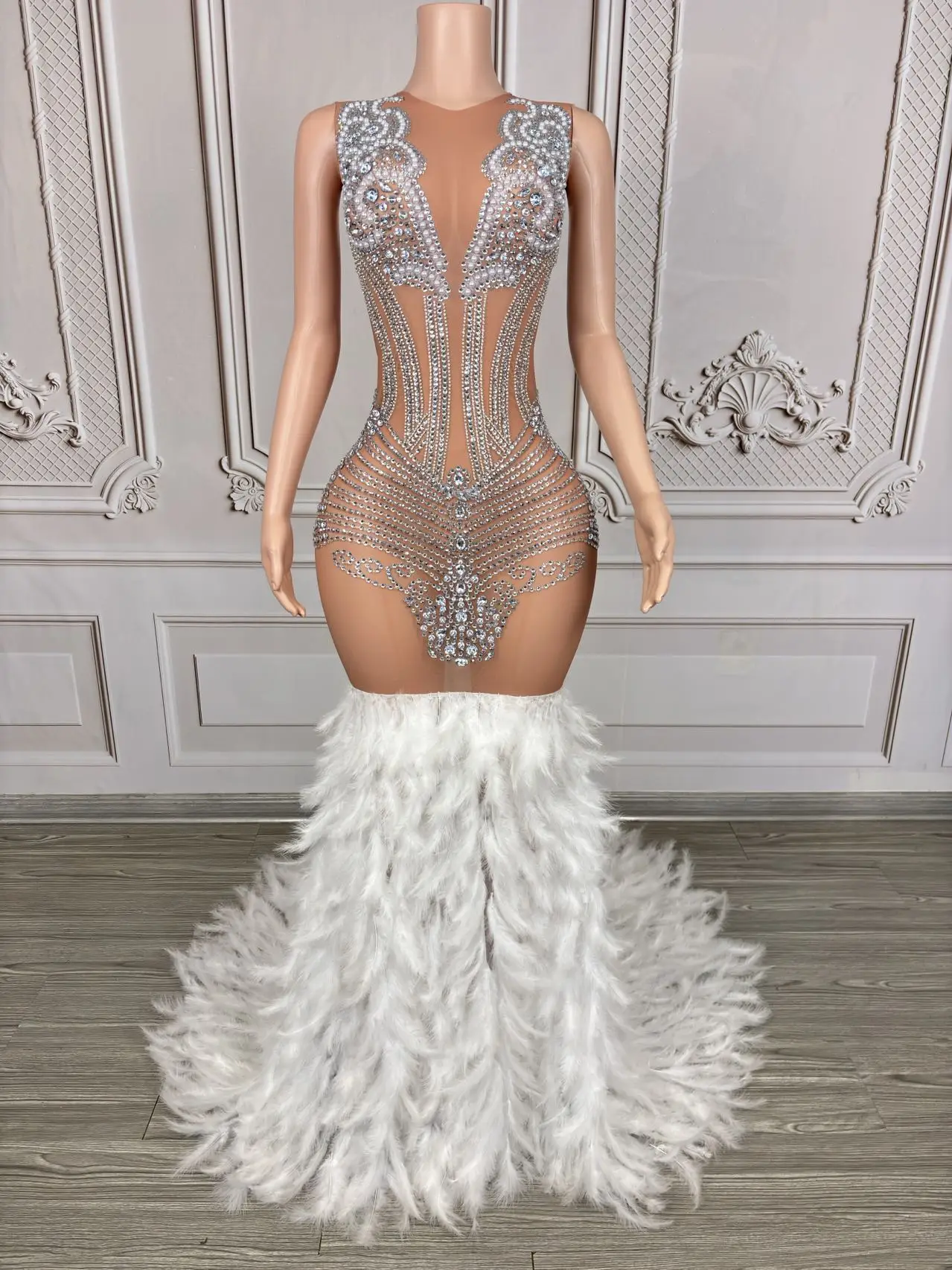 ผู้หญิงที่สง่างามขนนกสีขาวชั้นยาวชุดพรหมชุดราตรีระดับไฮเอนด์คืนพรรคเปลือยเซ็กซี่เชียร์ผอมชุดTengyun