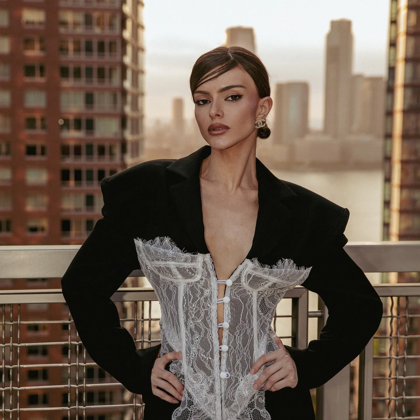 

Sexy Lace Patchwork V Neck Slim Coat Fashion Long Sleeve Single Breast Cinch Waist Blazer Jackets Female Dinner Street Jacket