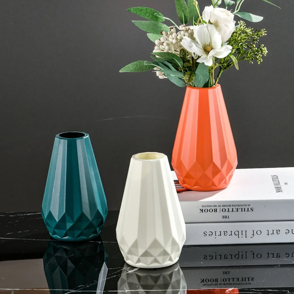 New Plastic Flower Vase Diamond Shaped Imitation Ceramic Flower Pot Modern Spiral Design Flower Arrangement Living Room