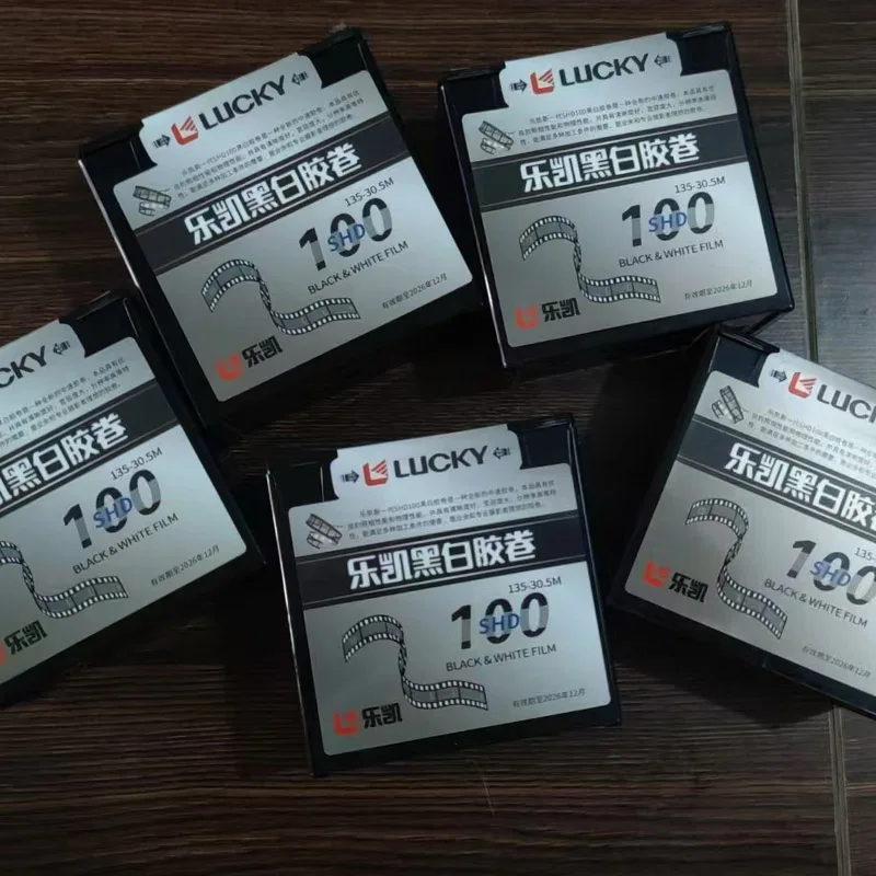 LUCKY SHD100 135 ملم فيلم أبيض وأسود 30.5 متر قرص واضح ودقة عالية (تاريخ انتهاء الصلاحية 2027)