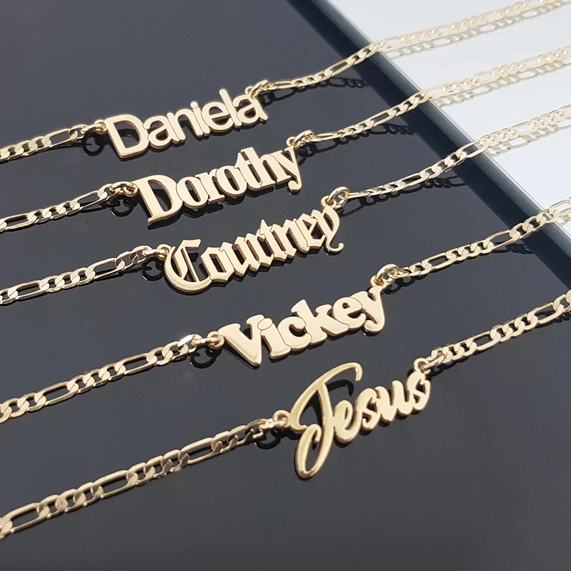 

Customized Name Necklace Thick Figaro Chain for Men Women Stainless Steel Personalized Nameplate Pendant Collar Jewelry Gift