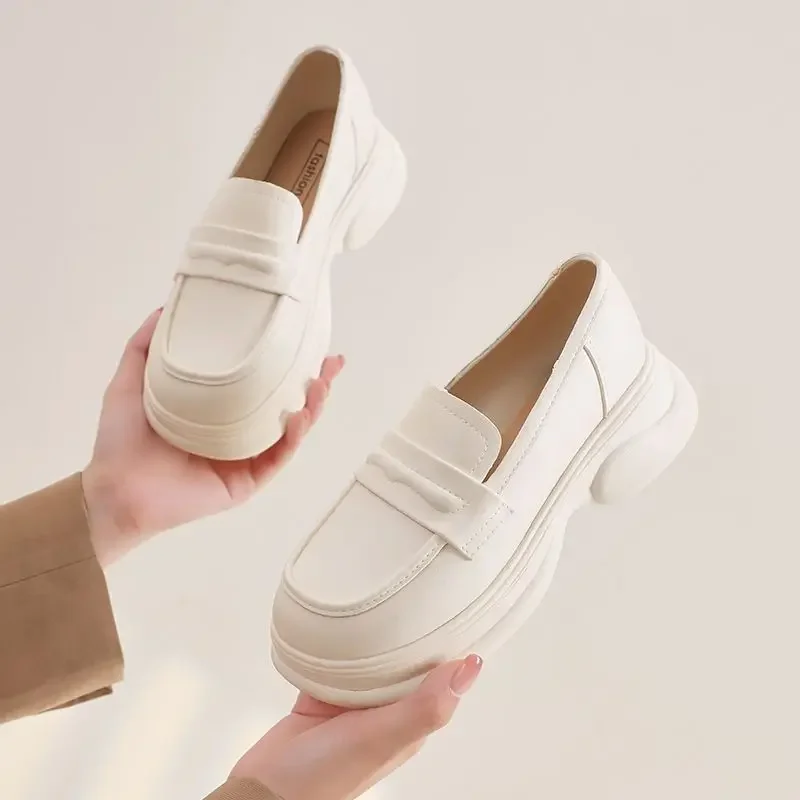 Shoes for Women with Medium Heels Leather Casual Loafers Platform Woman Pumps Comfortable and Elegant on Promotion Vacation Y2k