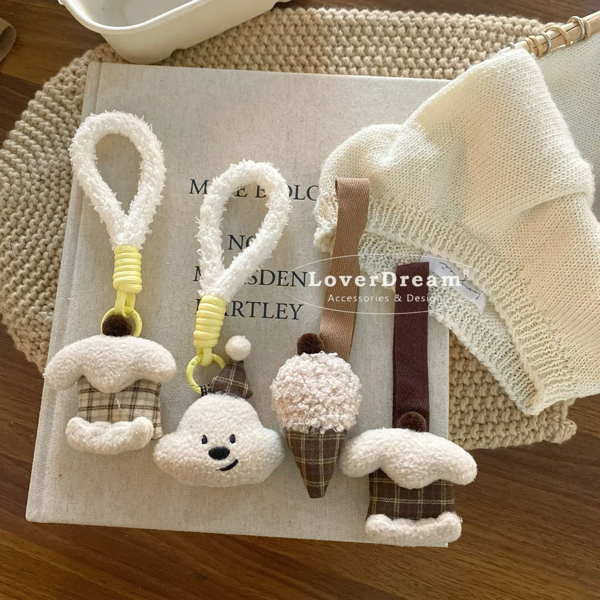 Plush Korean Cartoon Dog Ice Cream Keychain Milk Tea Coffee Color Autumn and Winter Sweet Lovely Fluffy Bag Car Pendant Keyring