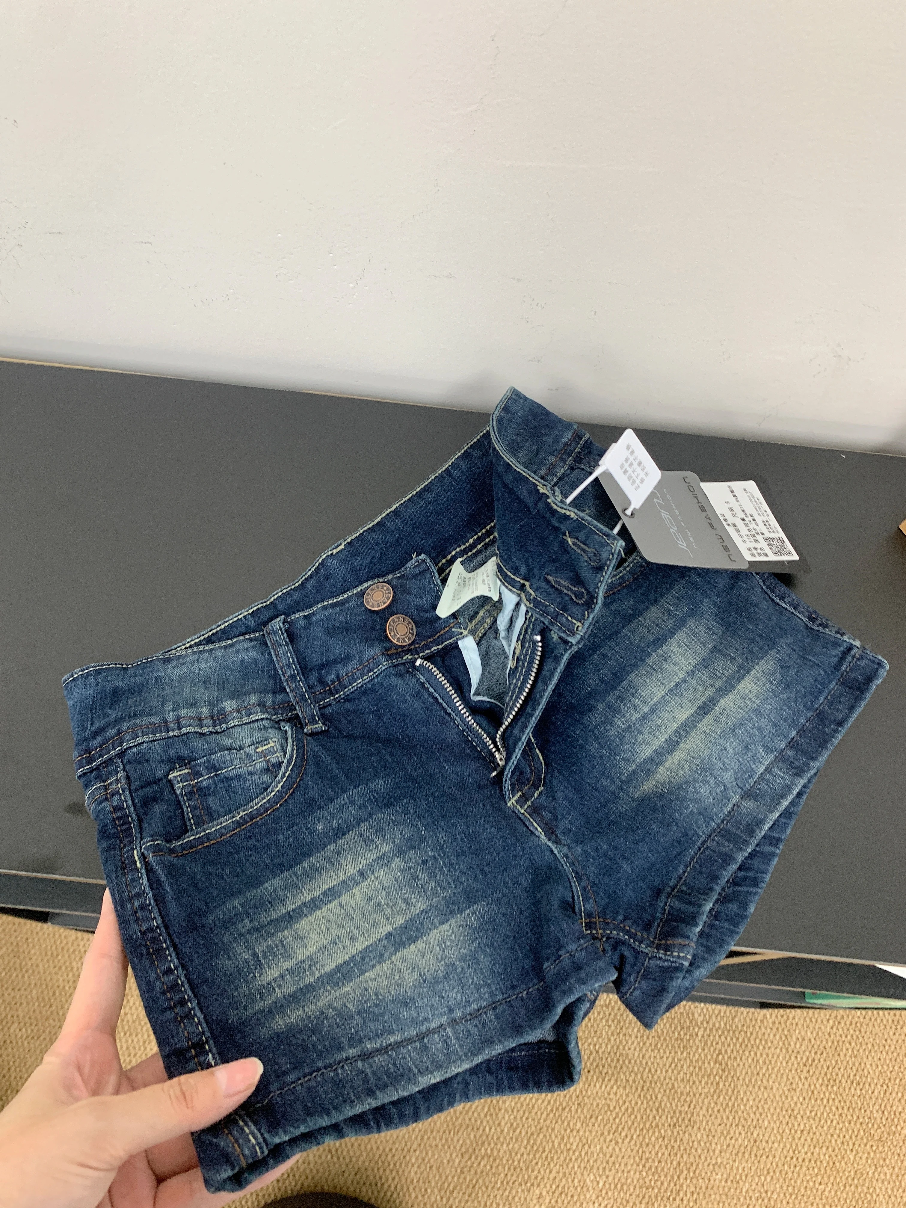 American Style Low Waist Double Buckle Denim Shorts Women Summer New Hot Pants Hip Enhancing Slimming A-Line Bodycon Shorts