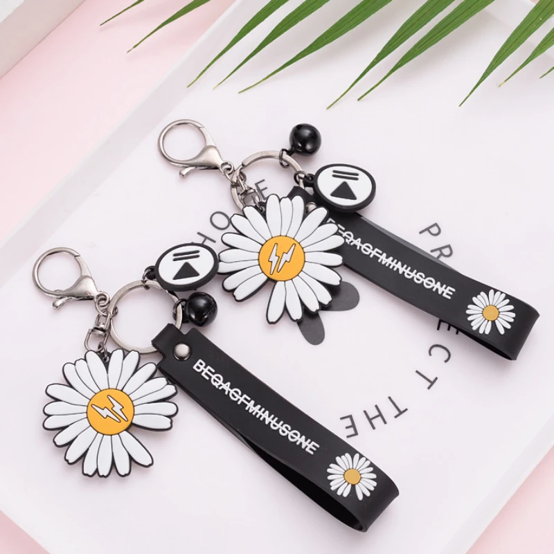 5pcs/lot cute Keychain  Daisy Key Chain Creative Sunflower Key Ring Bag Pendant Car Accessories Ins Small Gifts