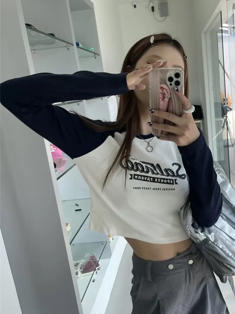 한국어 스타일 티셔츠 여성 뜨거운 여자 레트로 프린트 티셔츠 여성 긴 소매 자르기 탑 패치 워크 Y2k 빈티지 탑 streetwear