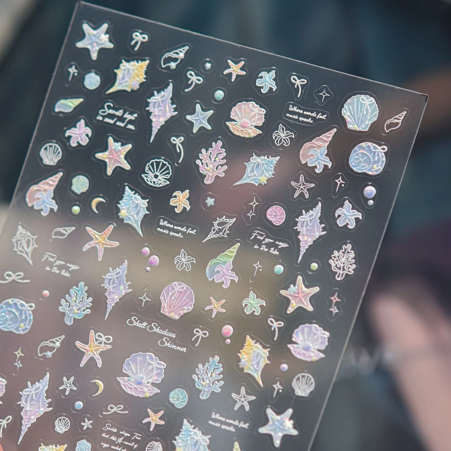 Sommerliche Küsten-Stil 5D Nagelkunst-Aufkleber: Laser-Irisierende Muscheln, Korallen, Seesterne, Mond & Buchstaben – Selbstklebende Nagel-Sticker für DIY
