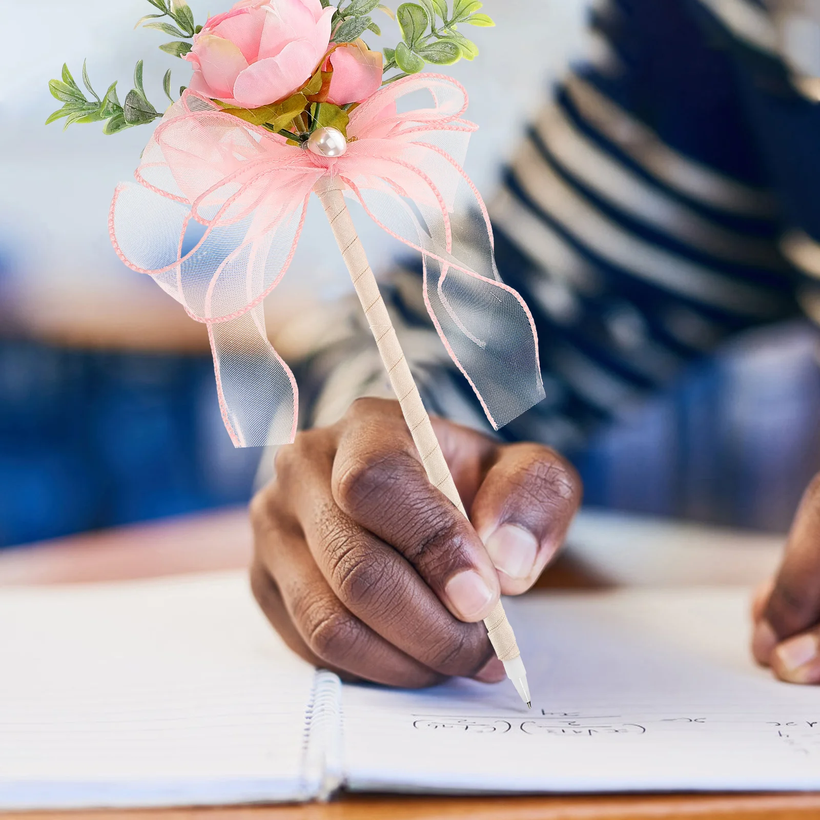 

Artificial Rose Shaped Ballpoint Pen Black Ink Unique Burnt Edge Craftsmanship Ideal for Teacher Day Birthday Present Rose