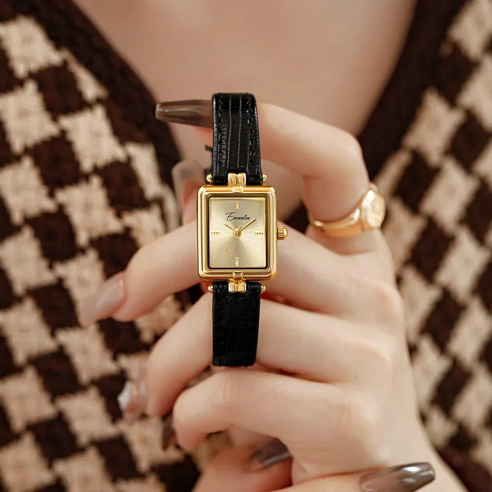 

Temperament Retro Elegant Women's Watch Gold Dial Fashion Casual Niche Quartz Leather Watch Exquisite Women's Watch Gift