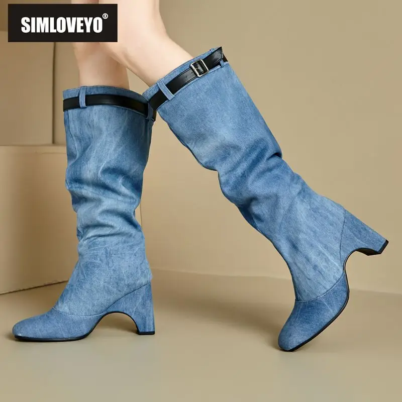 

SIMLOVEYO Зимние дизайнерские женские туфли до колена с острым носком на блочном каблуке 5,5 см, слипоны с пряжками на ремне, большой размер 46 47 48 для верховой езды Bota