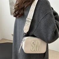 Bolso de hombro versátil y elegante para mujer, bolso cuadrado pequeño de cuero Pu con letra SM, bolsos cruzados con correa ancha para el hombro para ocio