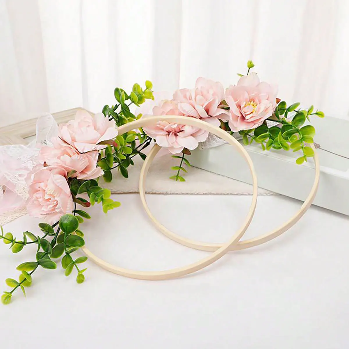 1Pc Wedding Round Bamboo Flower Wreath, Western-Style Wedding Bridesmaid Artificial Flower Handheld Wreath, Bridesmaid Rose Wreath, Suitable for Weddings and Festivals, Lace Tassel Home Decoration Wall Hanging Round Wreath, Photography Props, Wedding Dress Accessories view 4