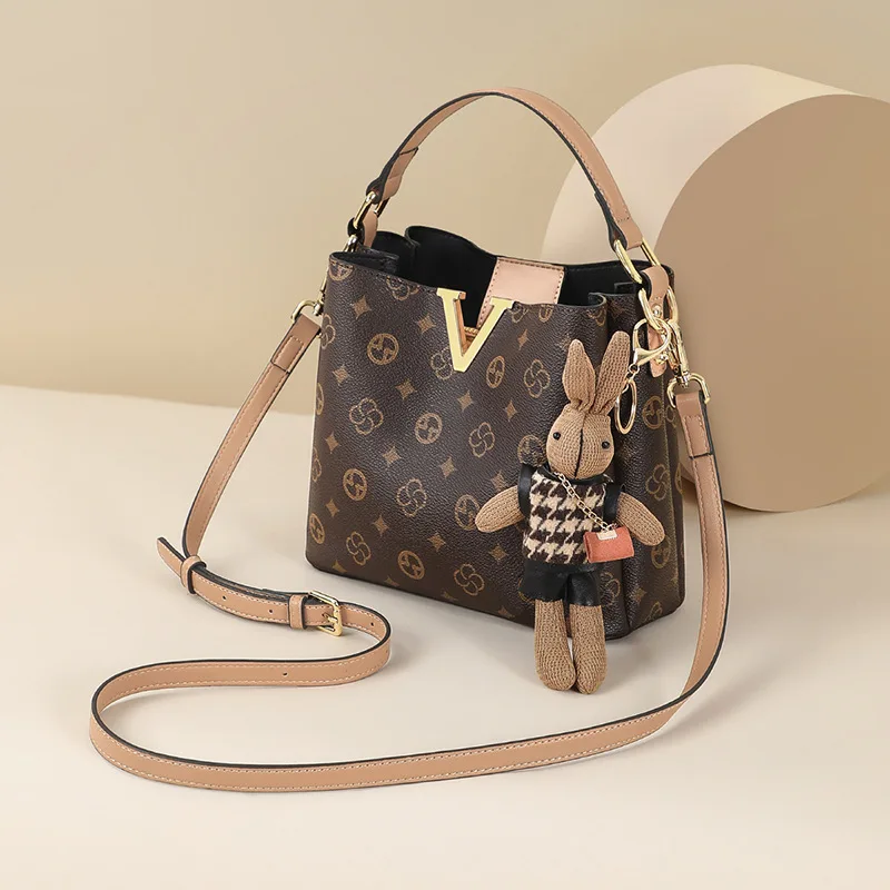 

Women's bucket bag 2025 new autumn and winter old flower high-end feeling commuting shoulder bag crossbody bag handbag suitcase