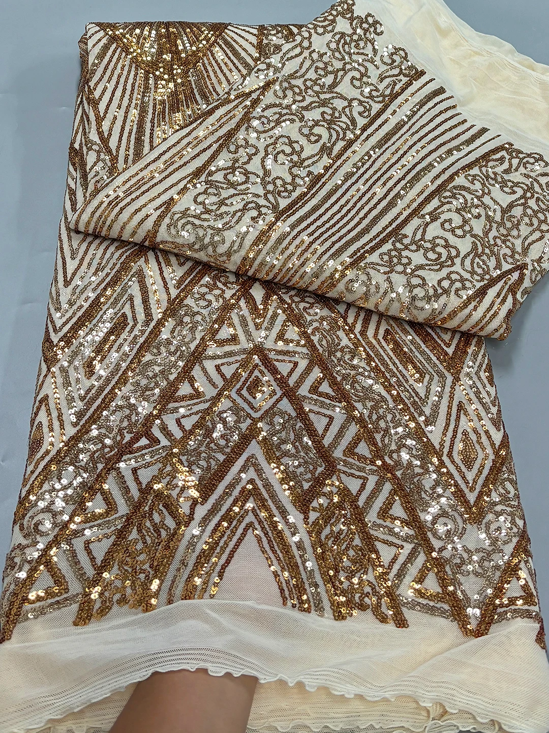 

Latest African Mesh Lace Fabric 2024 French Net Sequins Fabric Sewing Embroidery Lace Tulle Nigeria Dress Wedding 5Yards