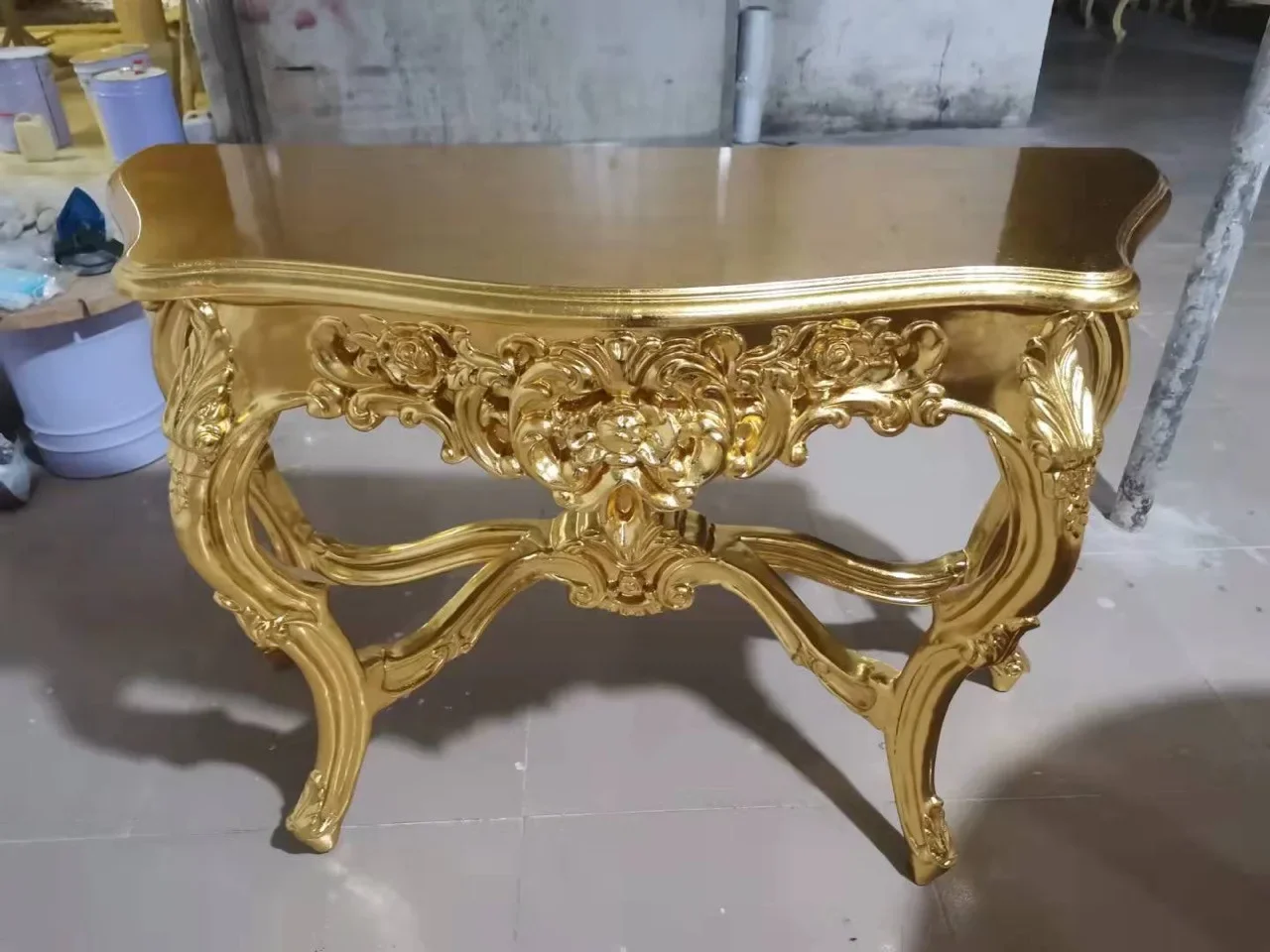 European carved entrance table, hallway decoration table, salon mirror table