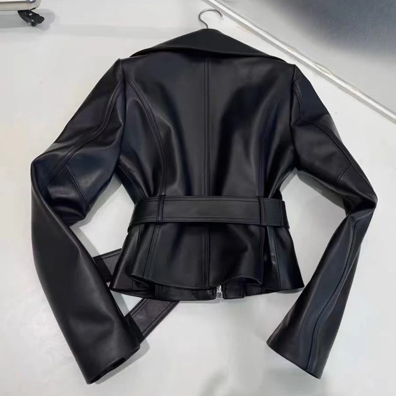 Blouson en cuir 2025 véritable pour femme, manteau court blanc avec ceinture, grand revers, moto, neuf