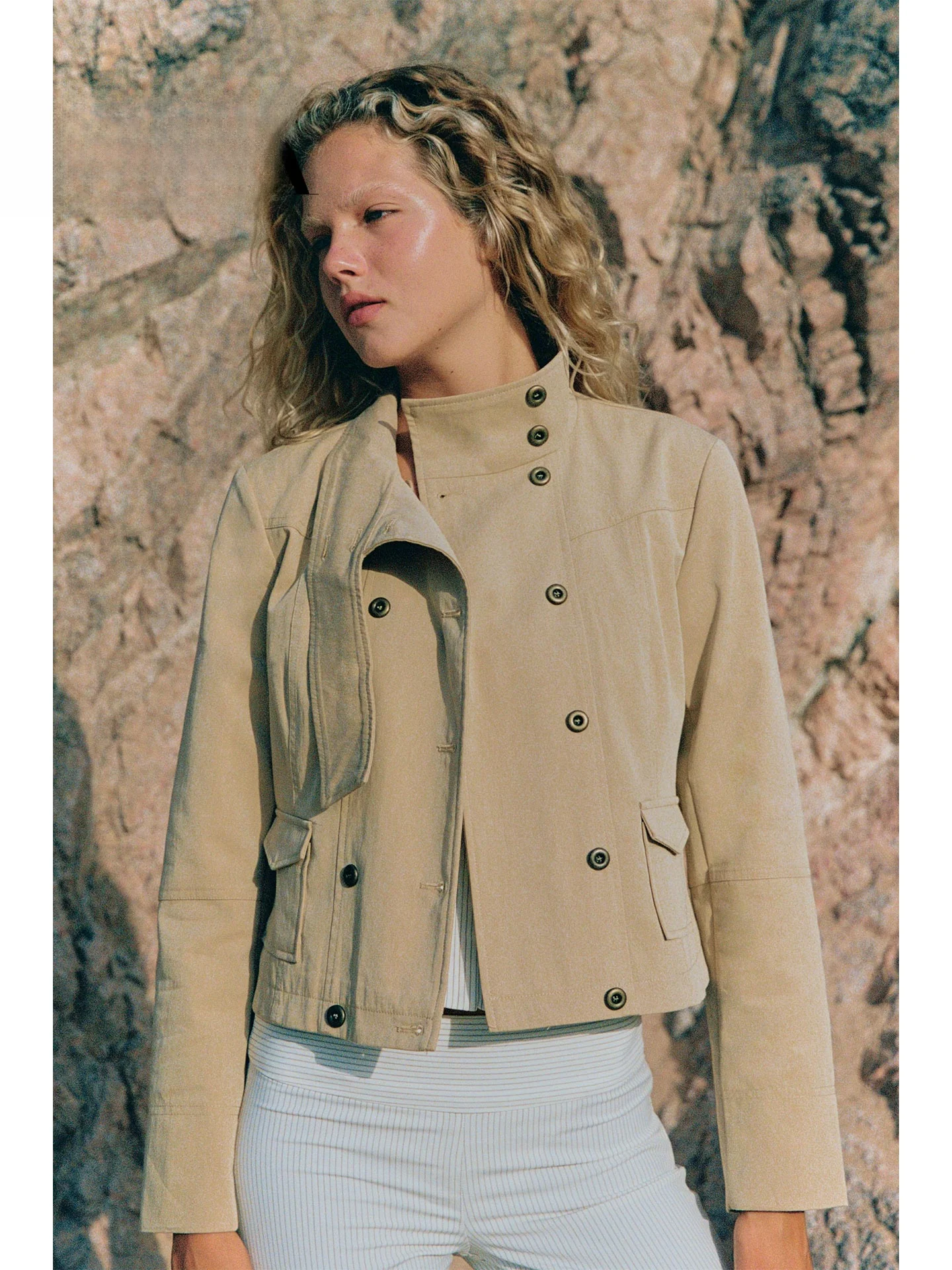 Retro Stand Collar Double Row Metal Buckle Casual Workwear Jacket Short Outerwear Women's Large Patch Pocket 2026 Autumn