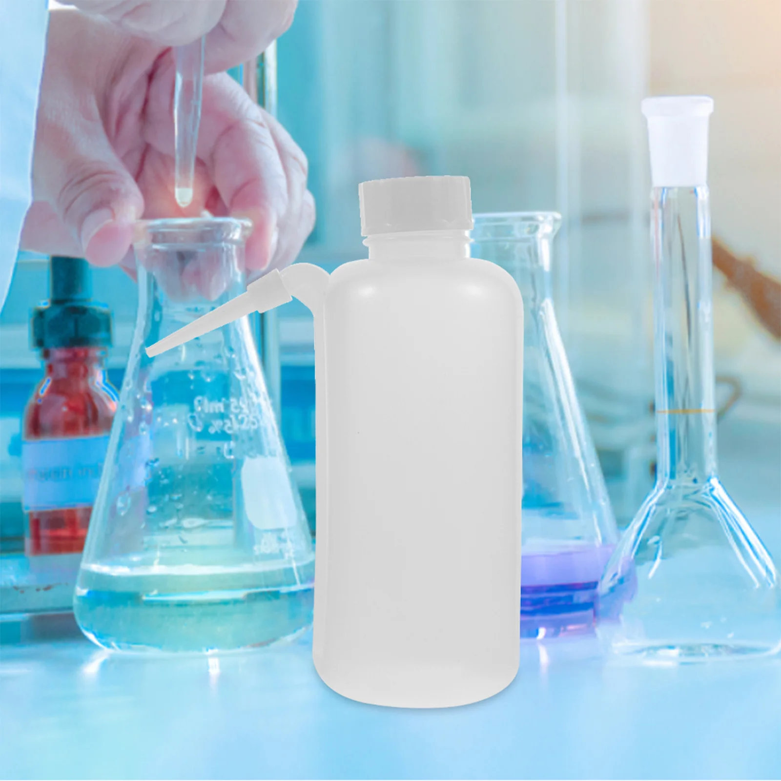 

4Pcs Safety Wash Bottles Plastic Squeeze Diffuser PE Containers Laboratory Grade Alcohol Resistant Measuring Bottles