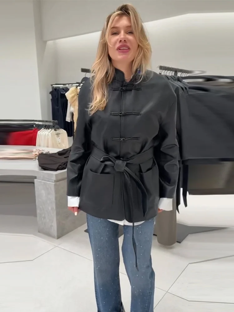 Damen Kunstlederjacken mit Stehkragen, Froschknöpfen und Gürtel, Streetwear, Langarm, Einreihig, Lockere Oberbekleidung – Detail 24
