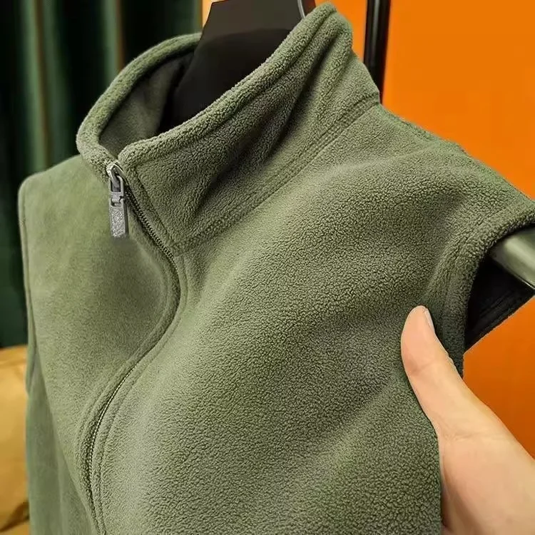 

Loose Fit Stand Collar Svel Fce Vest for Men Casual Workwear Thi Winter Youth Faion Zipper Closure Color