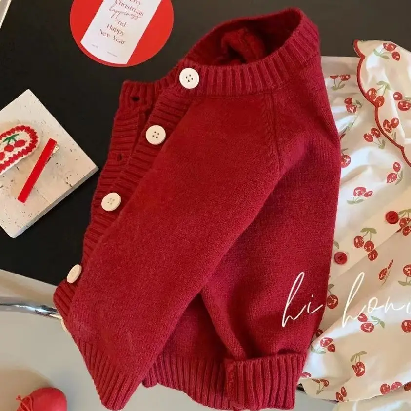 Set maglione da ragazza Primavera e autunno Nuova edizione coreana Giacca lavorata a maglia per bambini Camicia stile occidentale Jeans Set da 3 pezzi