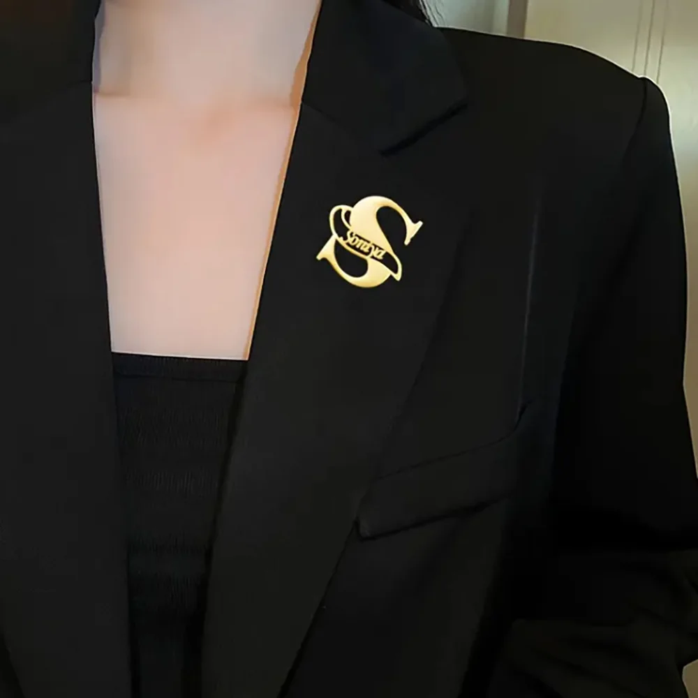

Customized Brooch made of Stainless steel Material, Suitable for both men and Women, Elegant and Simple. It is an ideal Choice f