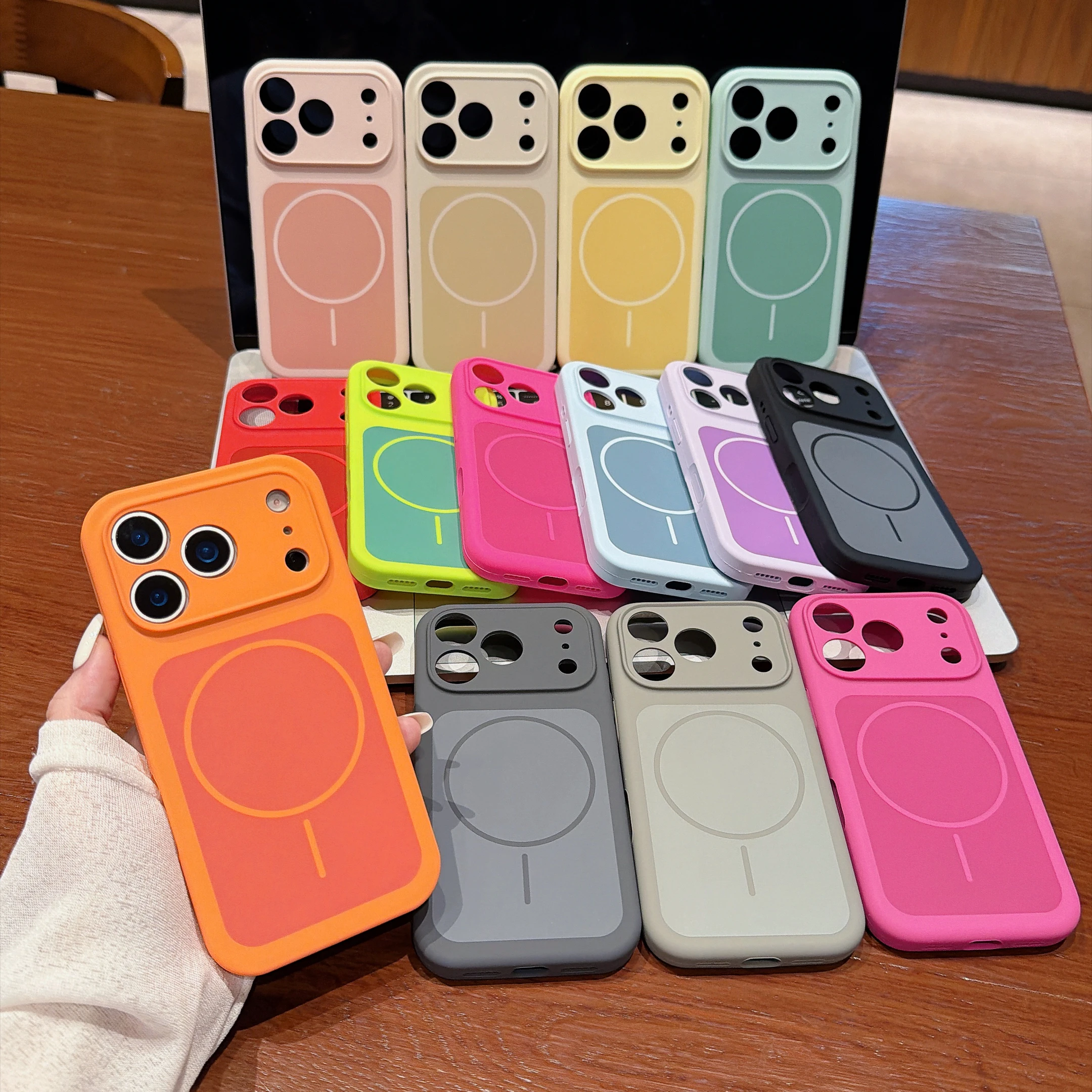 ファッションマットヒットカラー液体シリコンマグネット式携帯電 - Liquid Silicone Magnetic Phone Case のレビューと価格