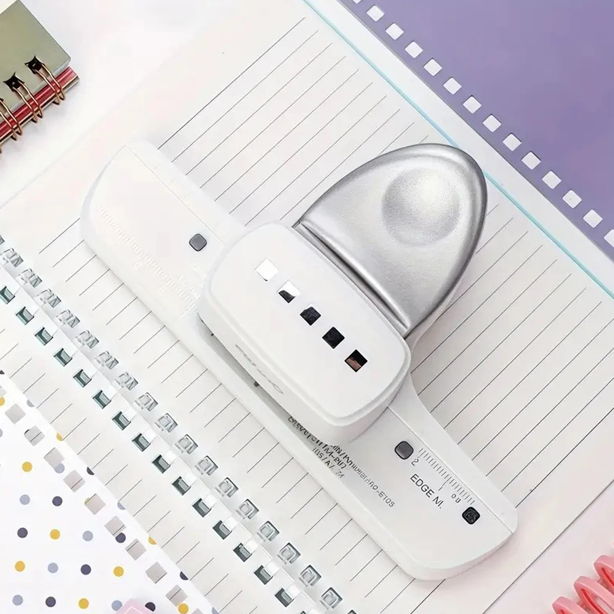 1pc square hole punch, portable hole puncher, can hold 5 sheets of A4, A5, or B5 paper, suitable for notebooks.