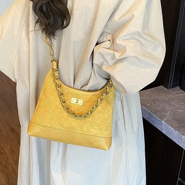 

New Suede Underarm Bag for Women, Korean Version of Xiaoxiangfeng Chain Bag, Diamond Messenger Bag, Retro Trendy