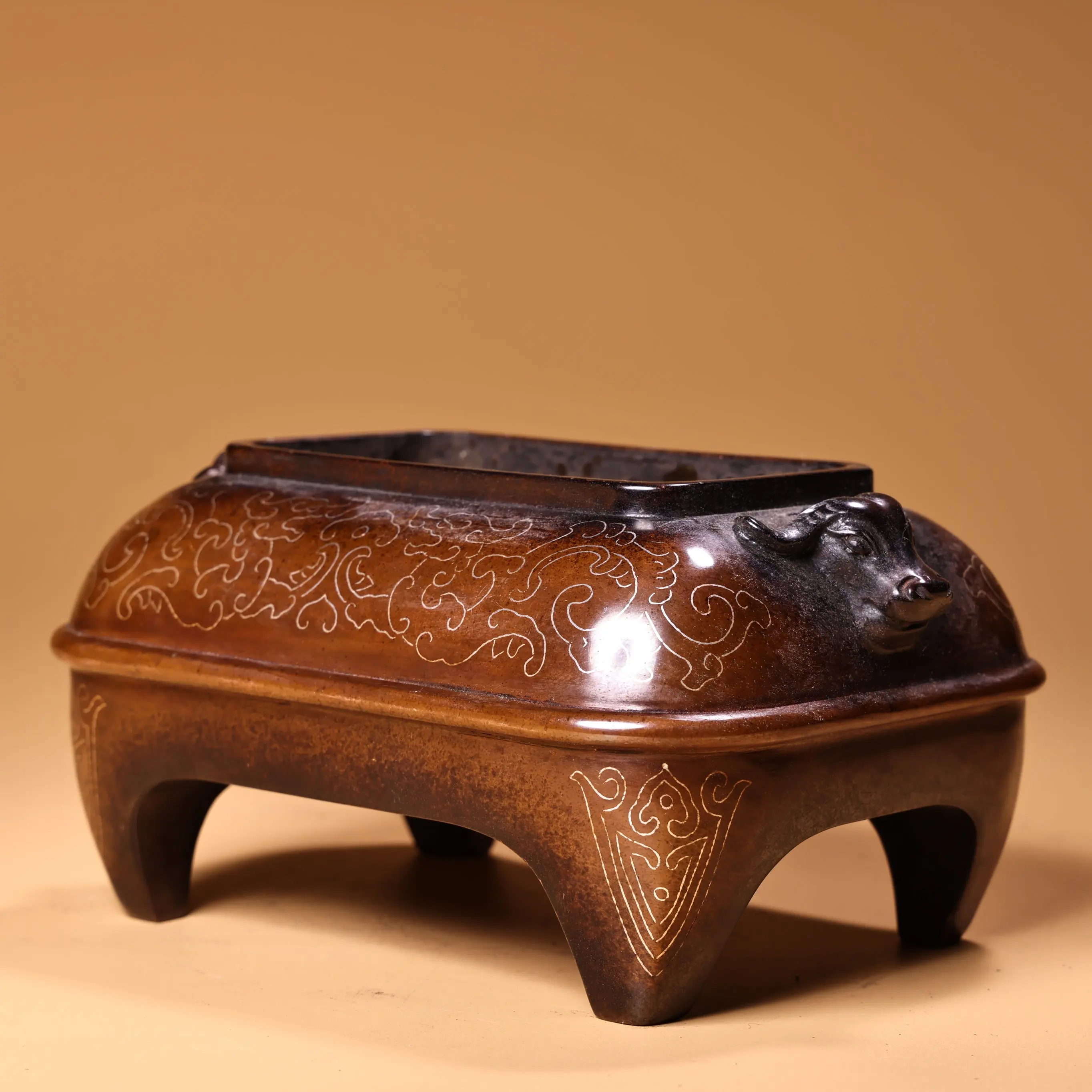 7 "مجموعة معبد التبت القديمة الأرجواني البرونزية المذهبة عالية الإغاثة فسيفساء الفضة سلك نمط البقرة رئيس الأذن مربع البخور الموقد