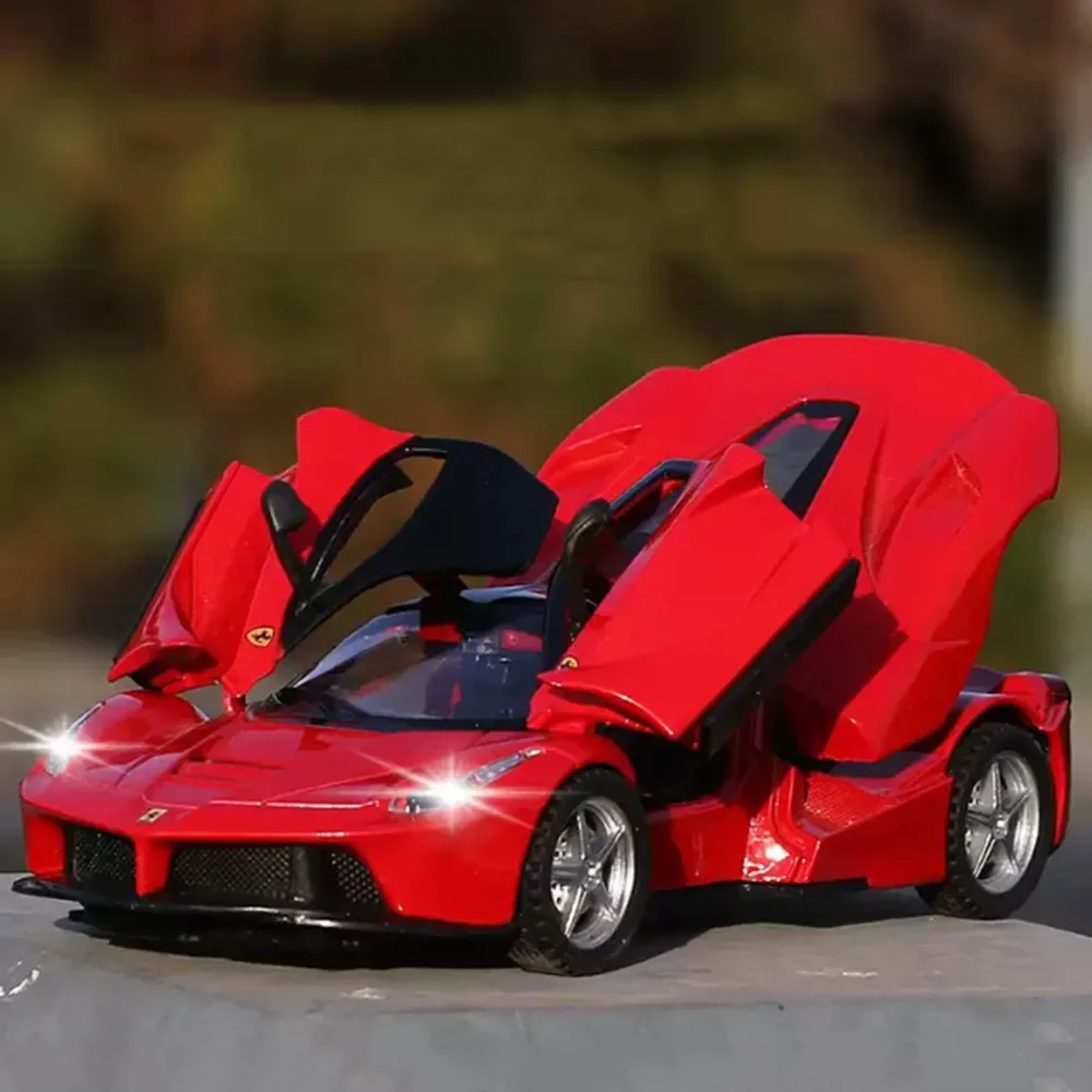 1:32 F488 Modello di auto in lega Pressofuso in metallo Giocattoli Porte del veicolo Aperto Suono Luce Tirare indietro Pneumatico di gomma Giocattolo Decorazione regalo per bambini