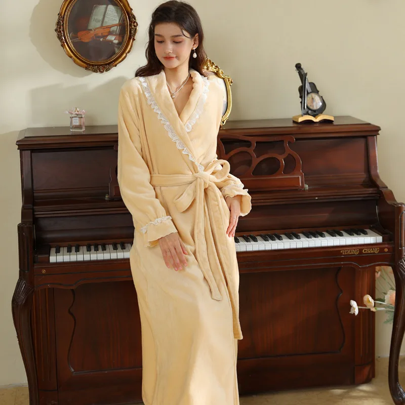 Winter Velvet Women\'s Long Bathrobes Fashion Female Velour Lace Sexy Nightwear Bathing Robes