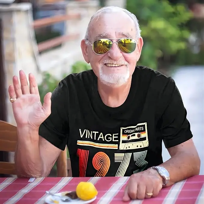 Vintage 1973 T-Shirts for Men Women 53th Birthday Gifts Dad Mom Costume Born in 1973 Retro Graphic Tee 53 Years Old Clothes Tops