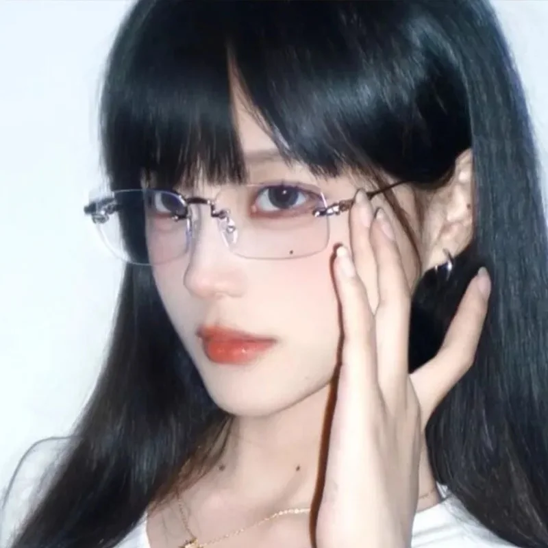 แว่นตาทรงสี่เหลี่ยมเล็กไร้กรอบสไตล์เกาหลีสำหรับผู้หญิง แว่นกันแดดเรโทร ฮาราจูกุ แว่นตาป้องกันแสงสีฟ้า แฟชั่น Y2K