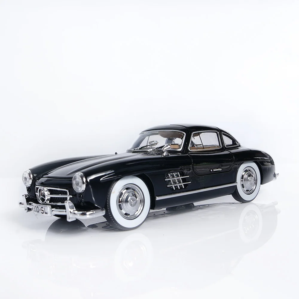 Classic Black Retro 1:24 Metal Alloy Car Limited Edition Luxury Car Model Collection Ornament Boy Perfect Birthday Gift
