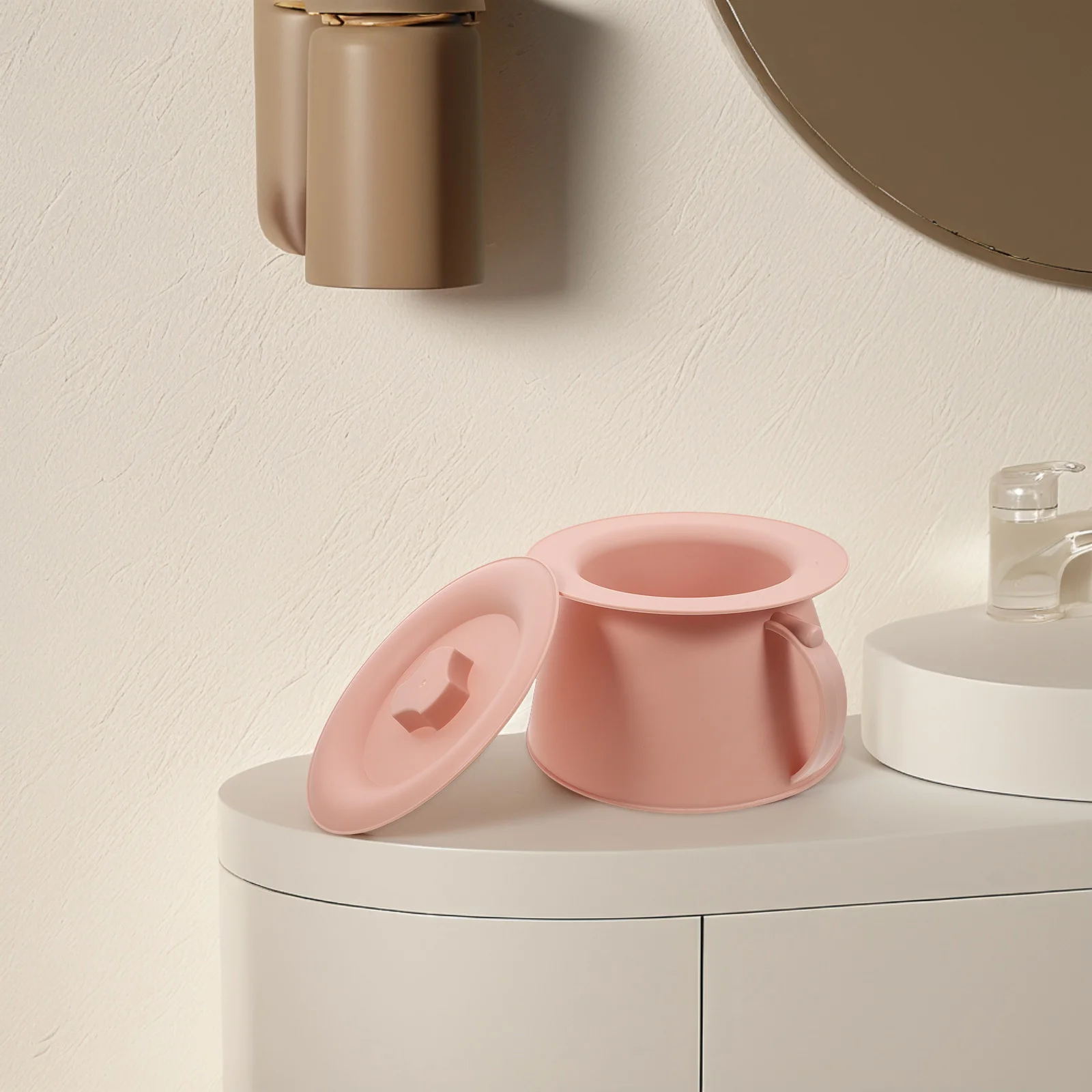 

Portable Chamber Pot Toilet Lid Cleaning Brush Urinal Plastic Spittoon Bedside Night Adult Elderly Women Patient Use Durable