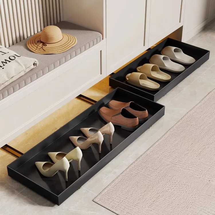 The bottom of the shoe cabinet has a pulley tray, and bottom of the entrance is kicked out with a pulley shoe holder