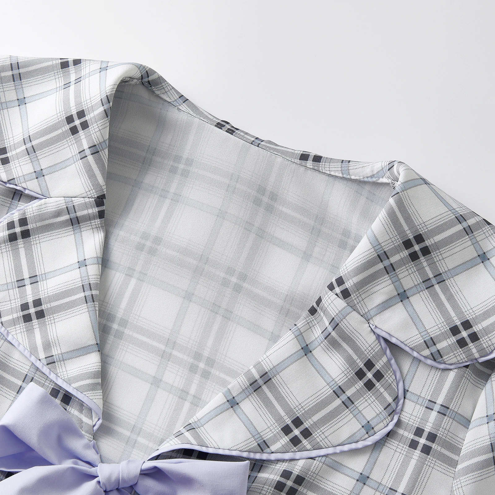 

Женский пижамный комплект из двух предметов с клетчатым топом с длинными рукавами и галстуком-бабочкой спереди и брюками с эластичной резинкой на талии для удобной одежды для сна