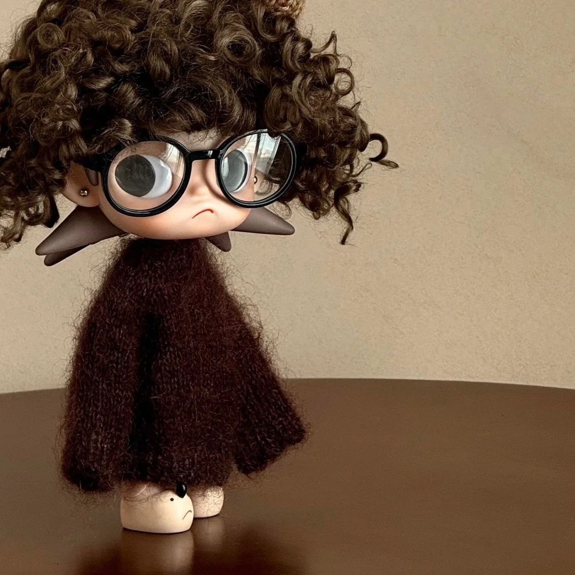 The New Hot-selling Zsiga Clothes Cool Suit Simplicity Personality Fashionable Brown Sweater Knitted Hat Glasses Suit