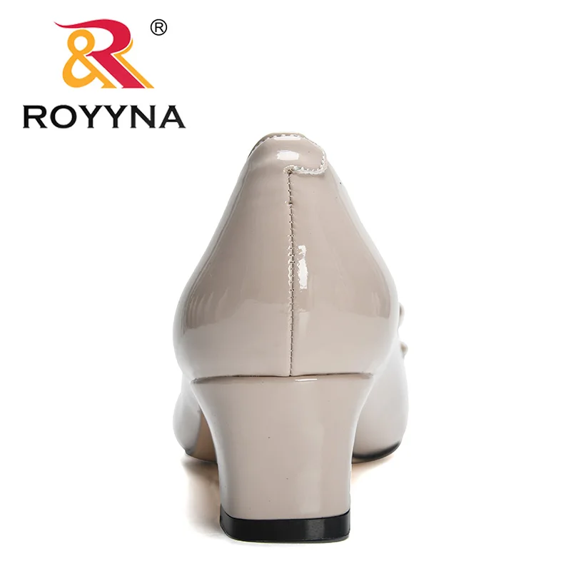 ROYYNA 2023 New Designers Brand Shoes Thick Heel Pumps Women Patent Leather Round Toe Square Heels Party Shoes Ladies Handmade