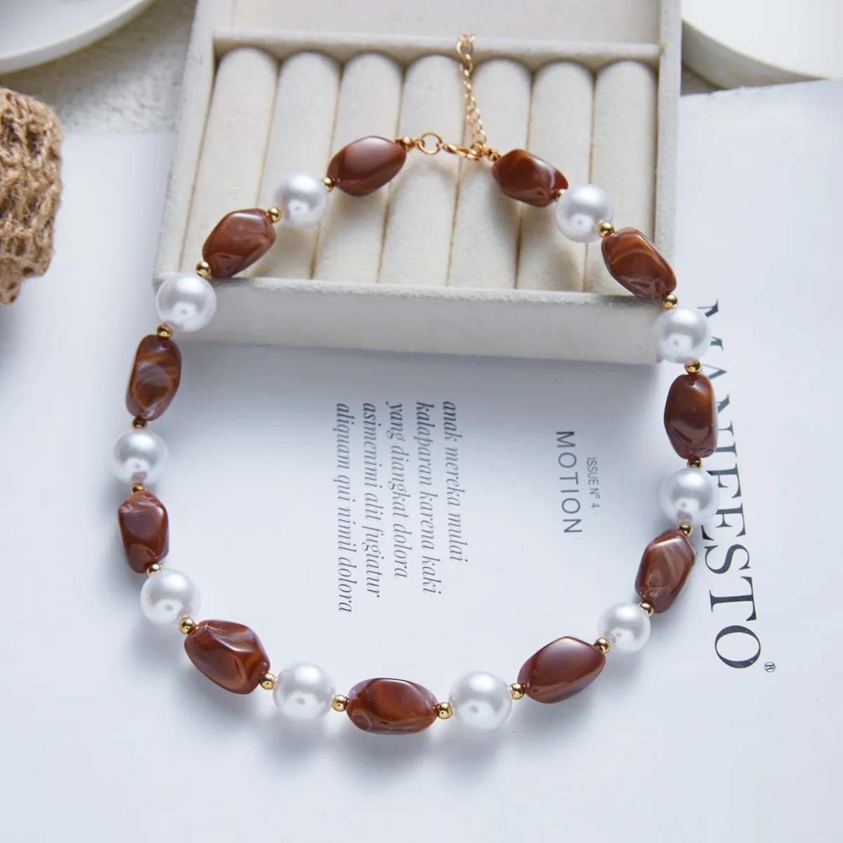 Französische sanfte barocke Halskette mit simulierten Perlen aus rosa Harz für Damen und Herren, elegante, süße, unregelmäßige Perlen, Choker-Schmuck, Geschenk – Detail 31