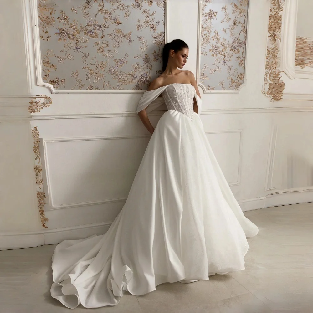 Customized A-Line Crepe Wedding Dresses Strapless Off The Shoulders Sleeveless Appliques Lace Up Backless Train Bridal Gowns