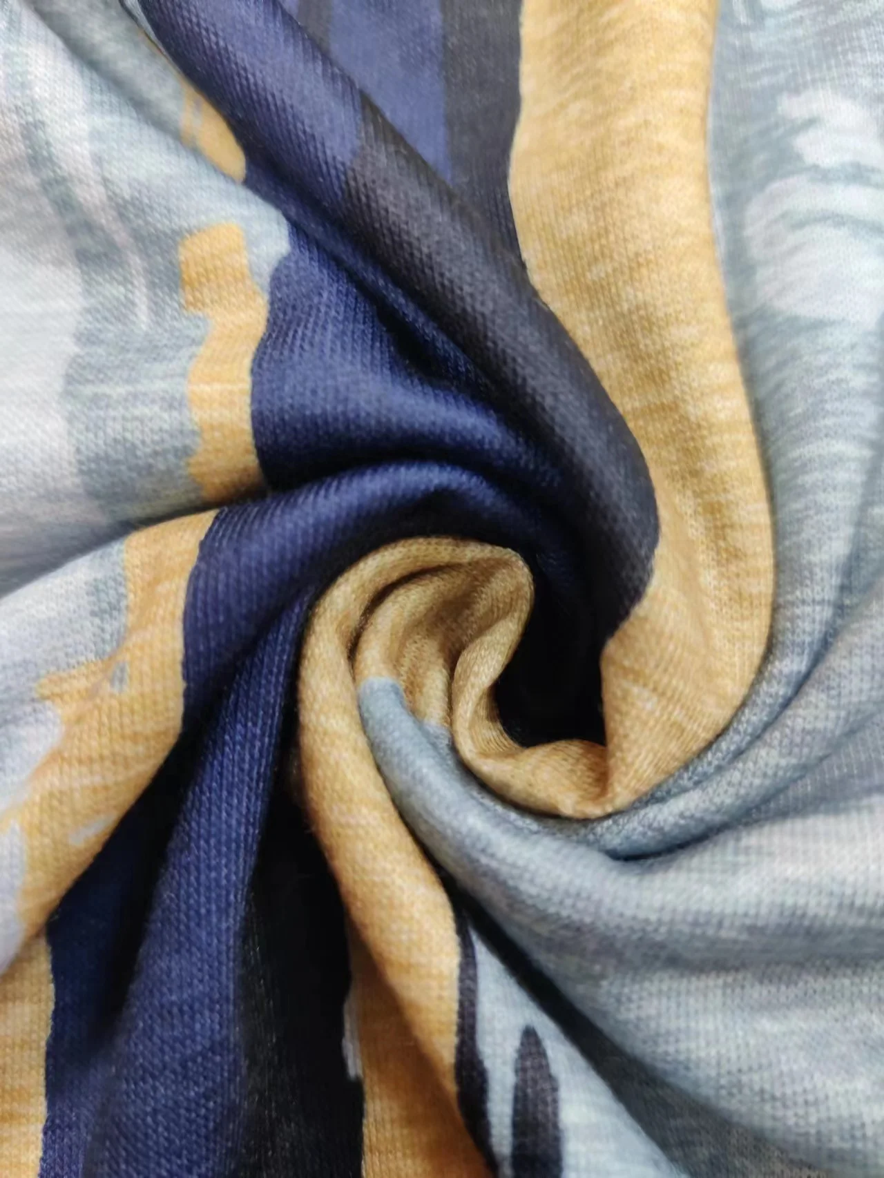 大きいサイズのレディース長袖カジュアルプリントTシャツ